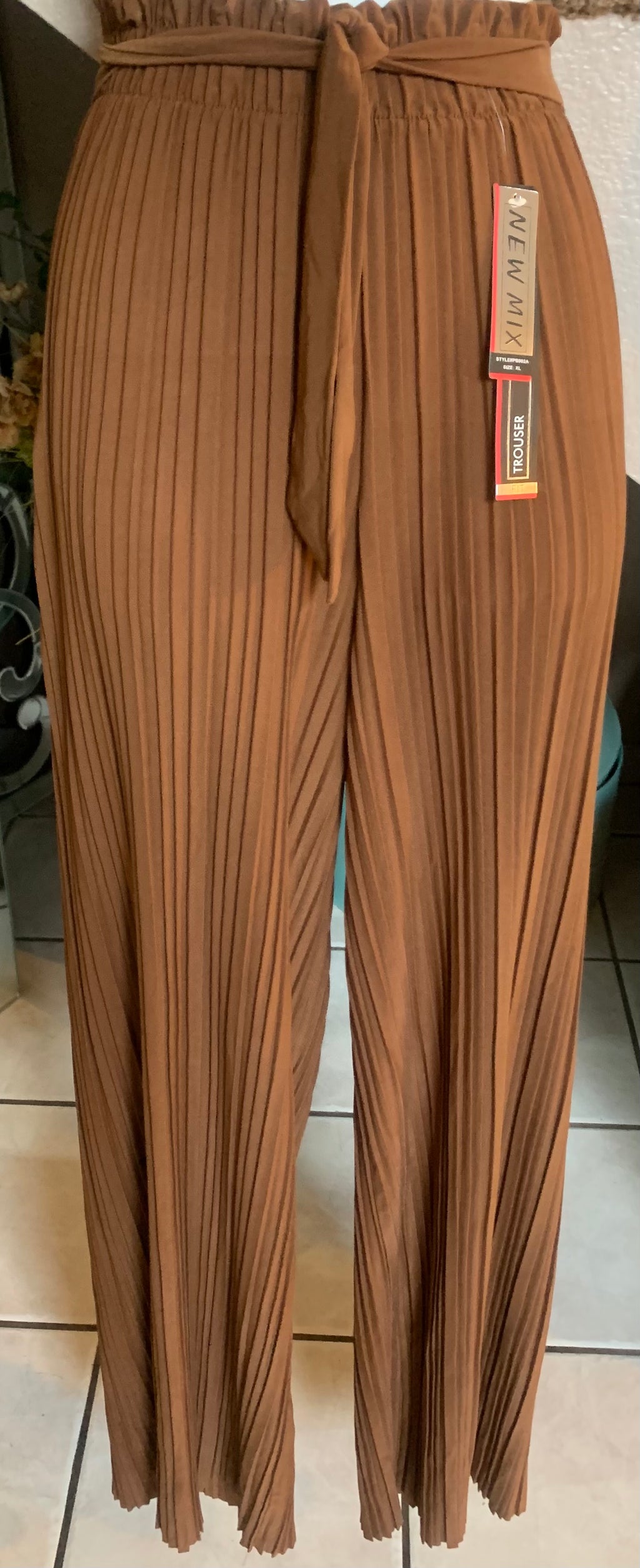 Beautiful Rust pleated pants with Draw string